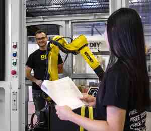 Revolutionizing industrial efficiency : How cobots are solving manufacturing challenges | Blog