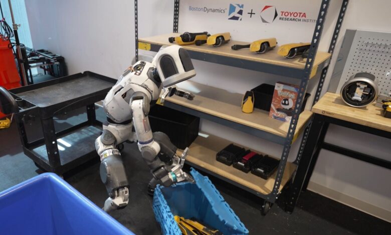 Boston Dynamics’ humanoid robot handles annoying co-worker gracefully